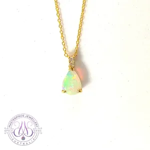 14kt Yellow Gold Pear shape 10x7mm Crystal Opal pendant