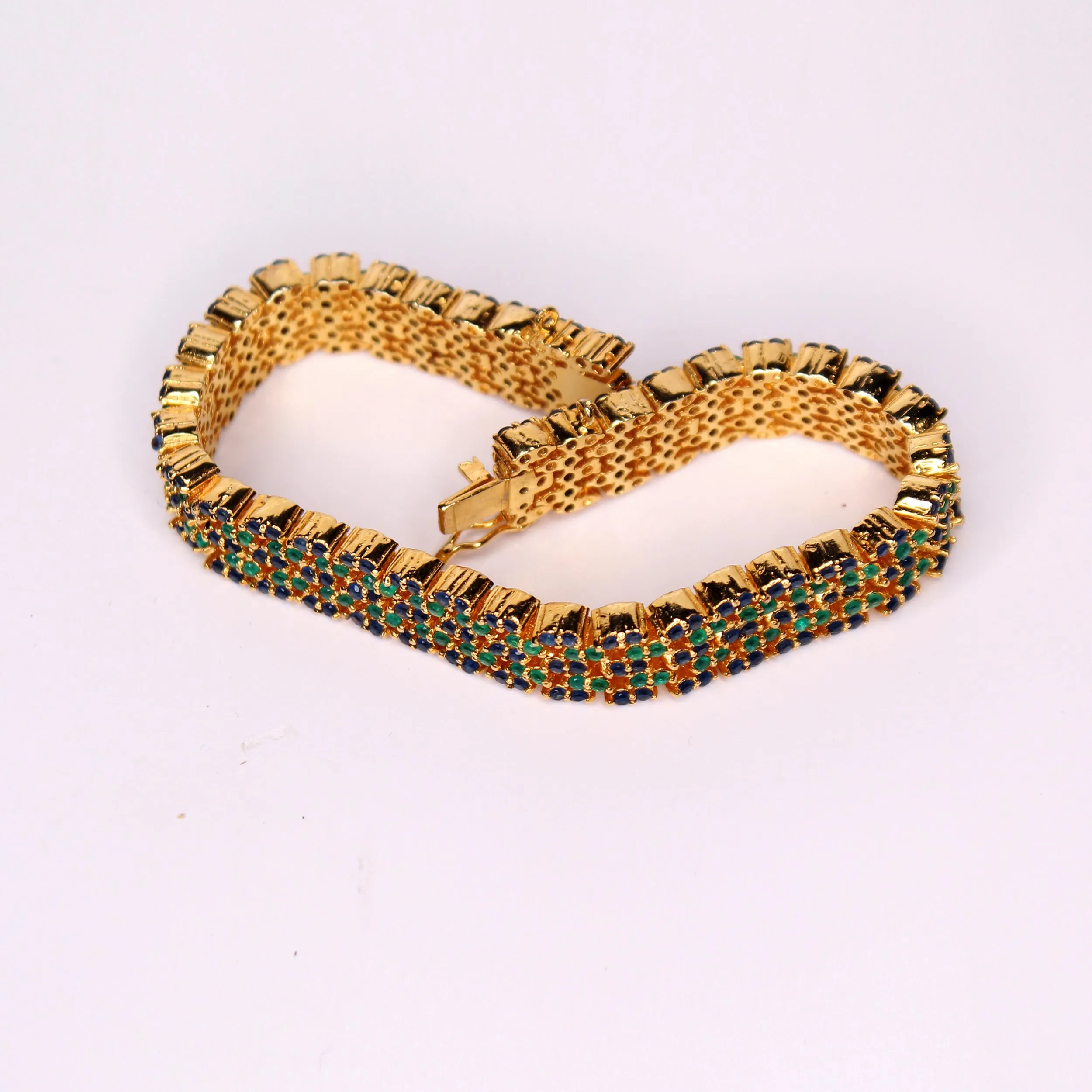 Bracelet in Blue Onyx with Jade