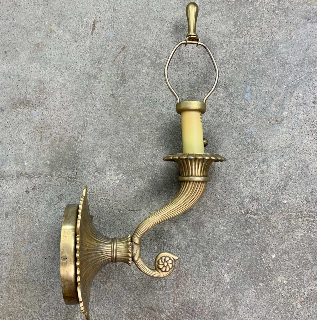 Chapman Manufacturing Co. Solid Brass Wall Light Sconce, Vintage