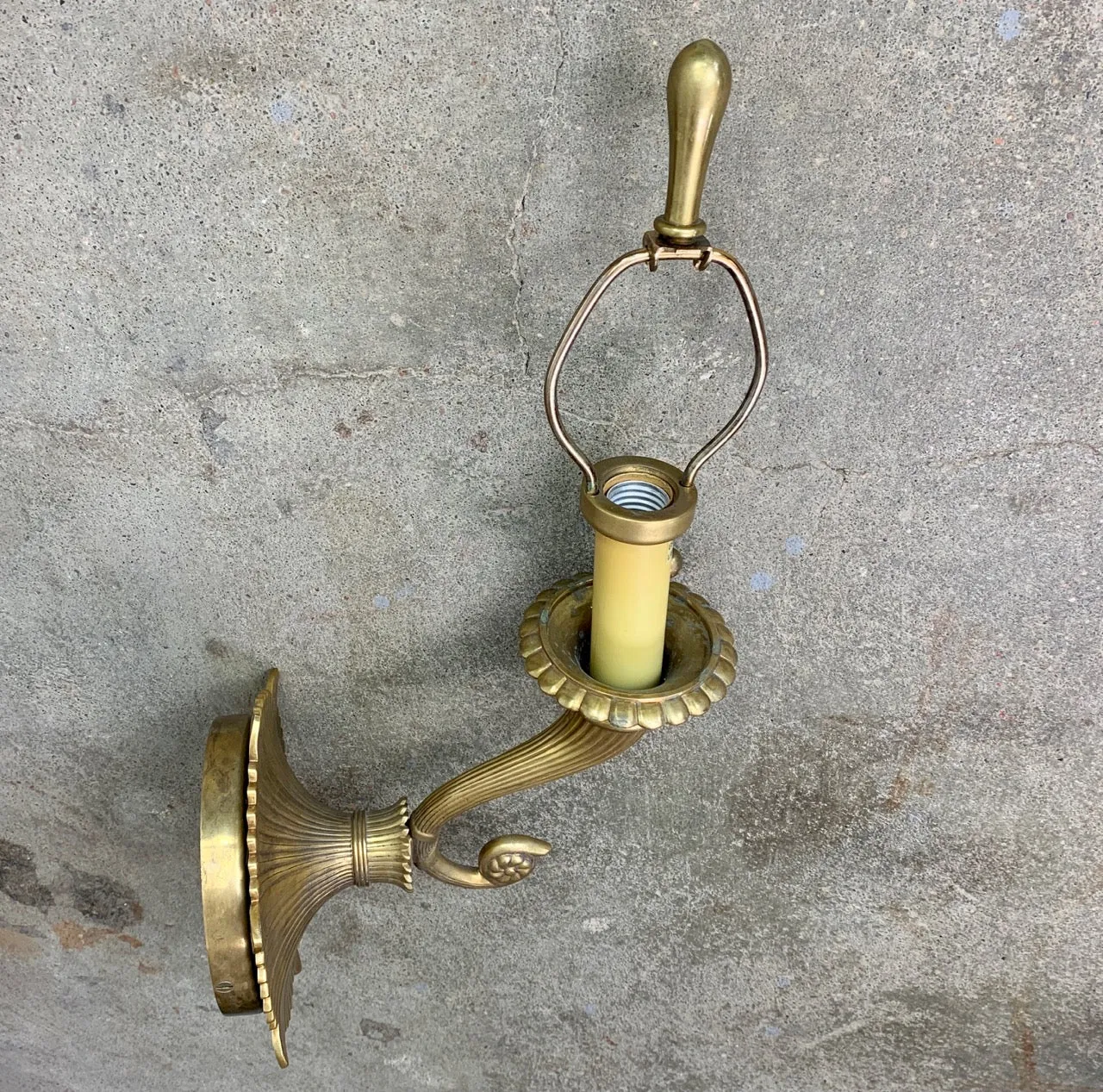Chapman Manufacturing Co. Solid Brass Wall Light Sconce, Vintage