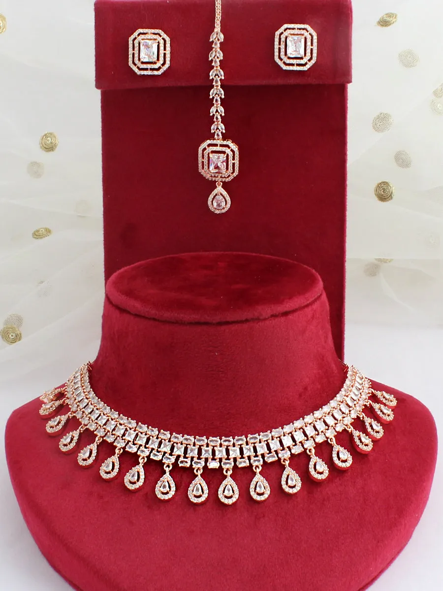 Elina Bib Necklace Set