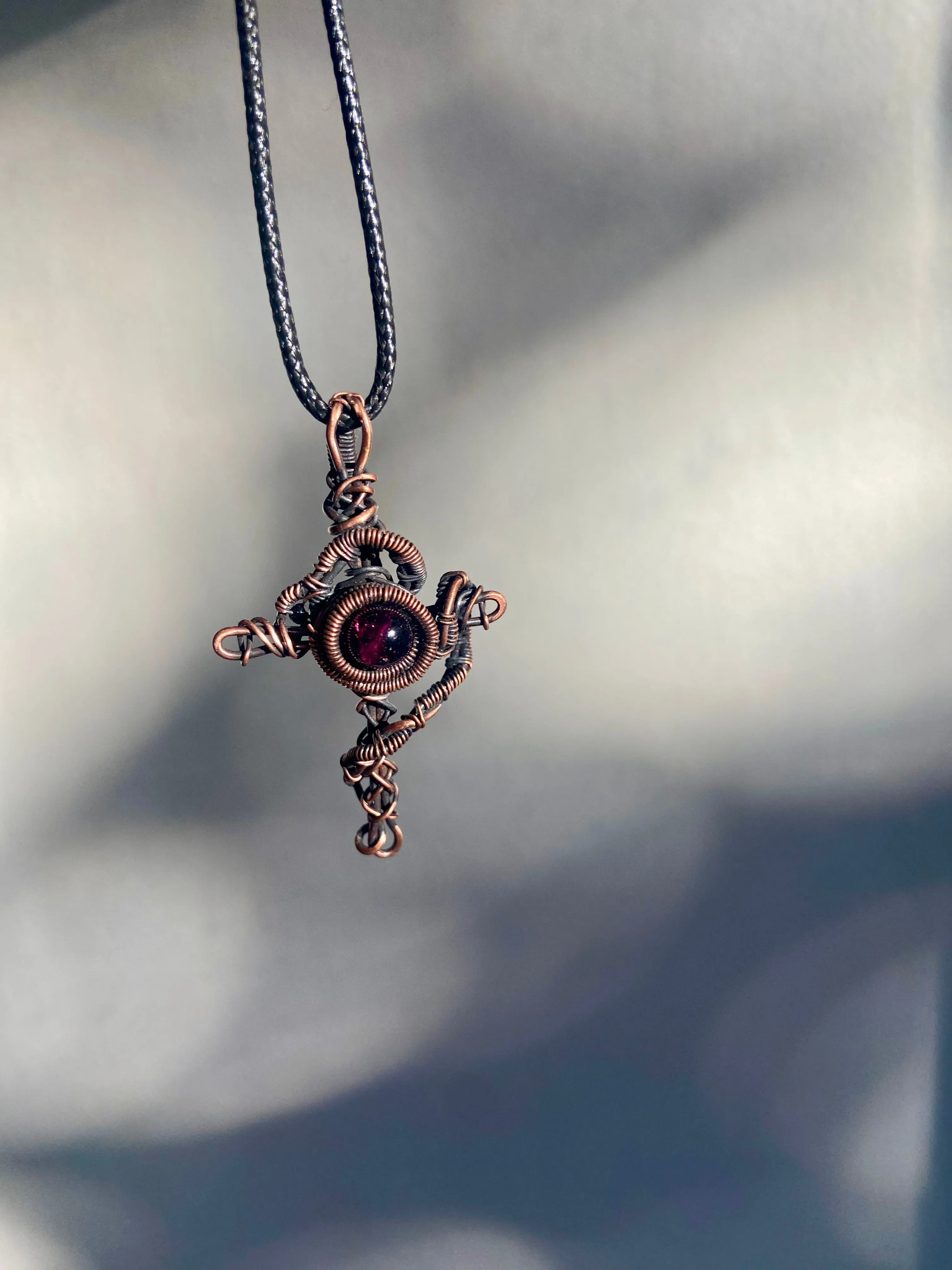 Garnet| Wire Wrapped Jewelry | Cross｜Copper wire jewelry | Pendant | Gemstone | Unqiue | Handmade
