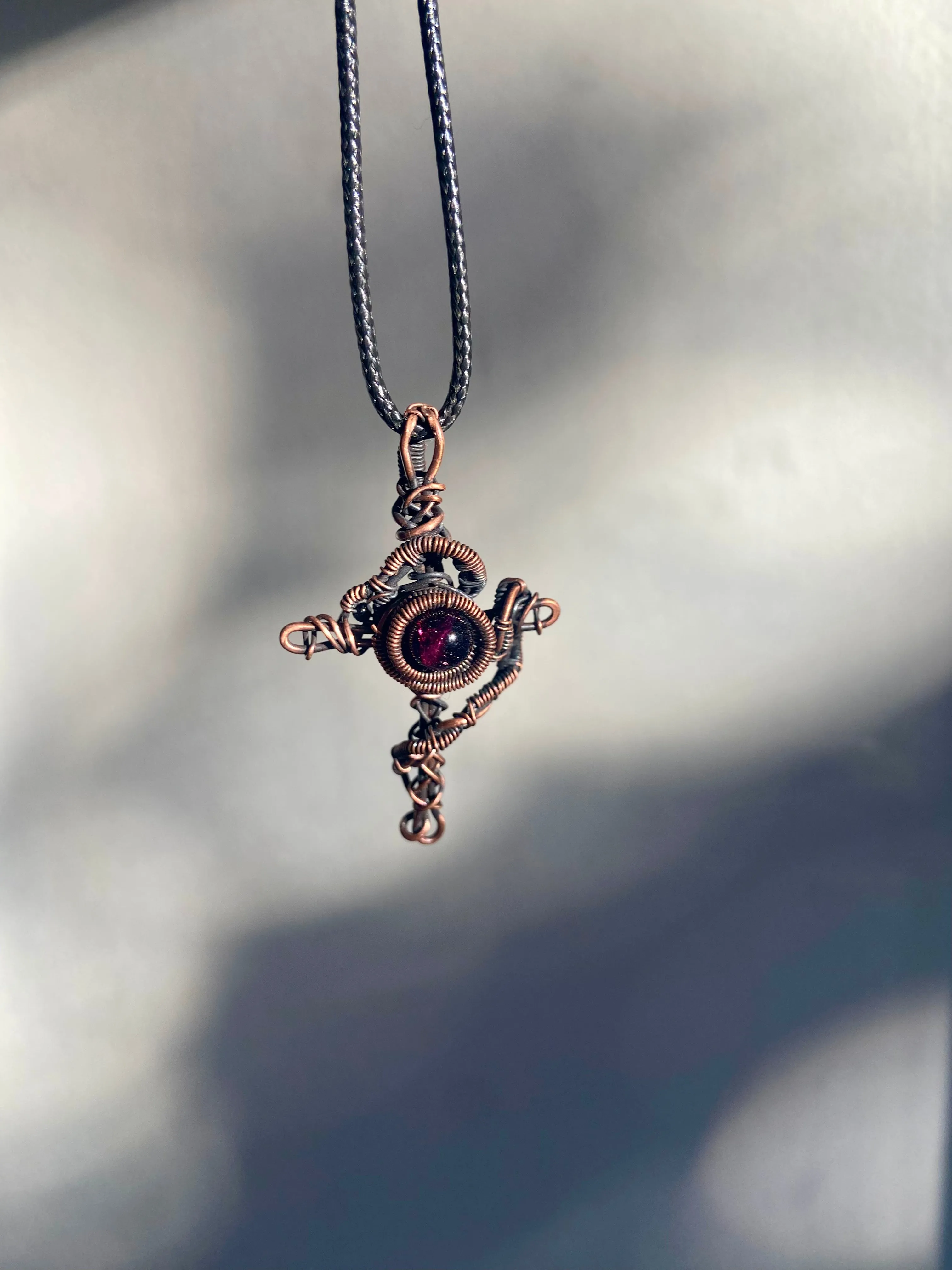 Garnet| Wire Wrapped Jewelry | Cross｜Copper wire jewelry | Pendant | Gemstone | Unqiue | Handmade
