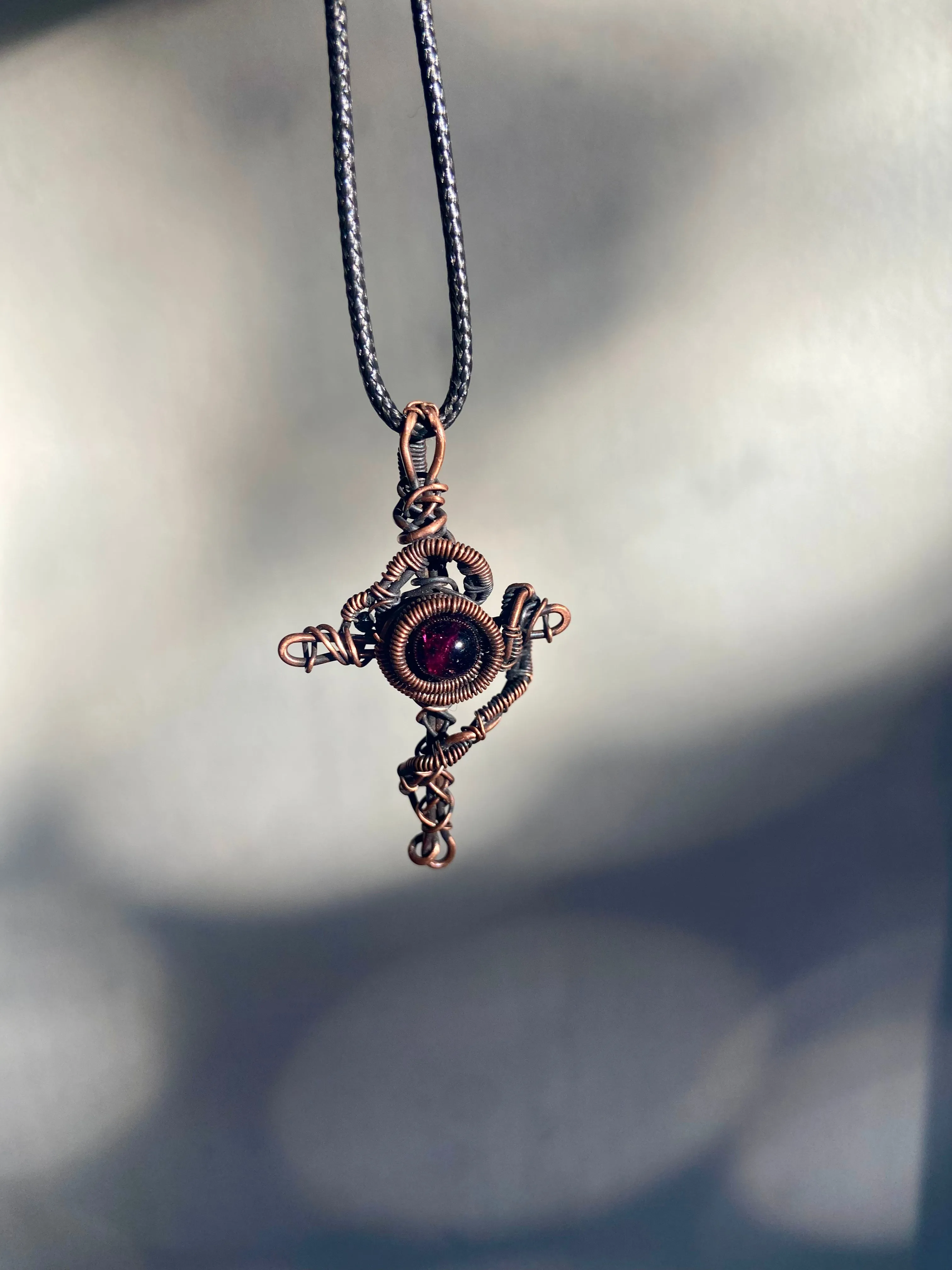 Garnet| Wire Wrapped Jewelry | Cross｜Copper wire jewelry | Pendant | Gemstone | Unqiue | Handmade
