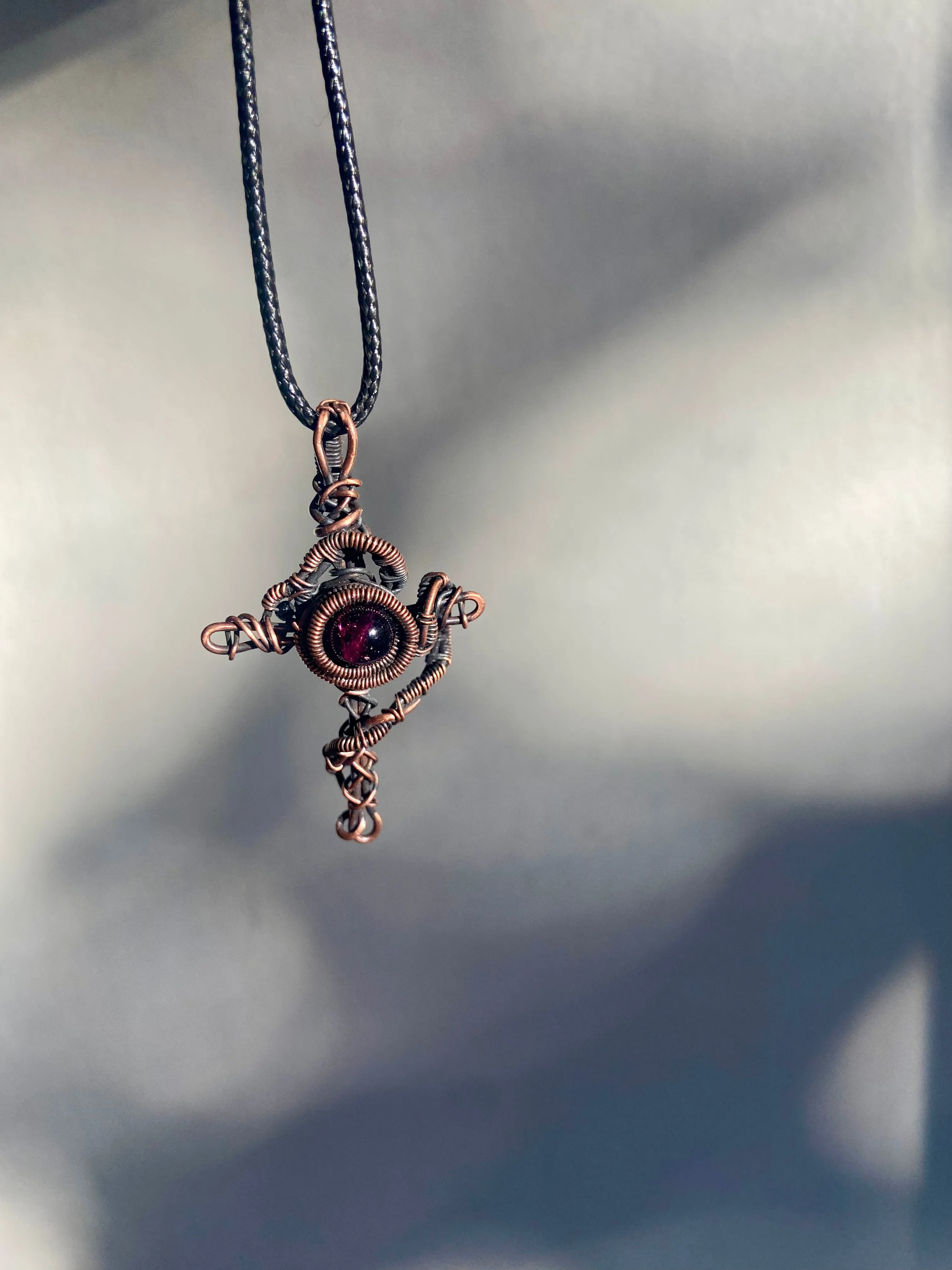 Garnet| Wire Wrapped Jewelry | Cross｜Copper wire jewelry | Pendant | Gemstone | Unqiue | Handmade