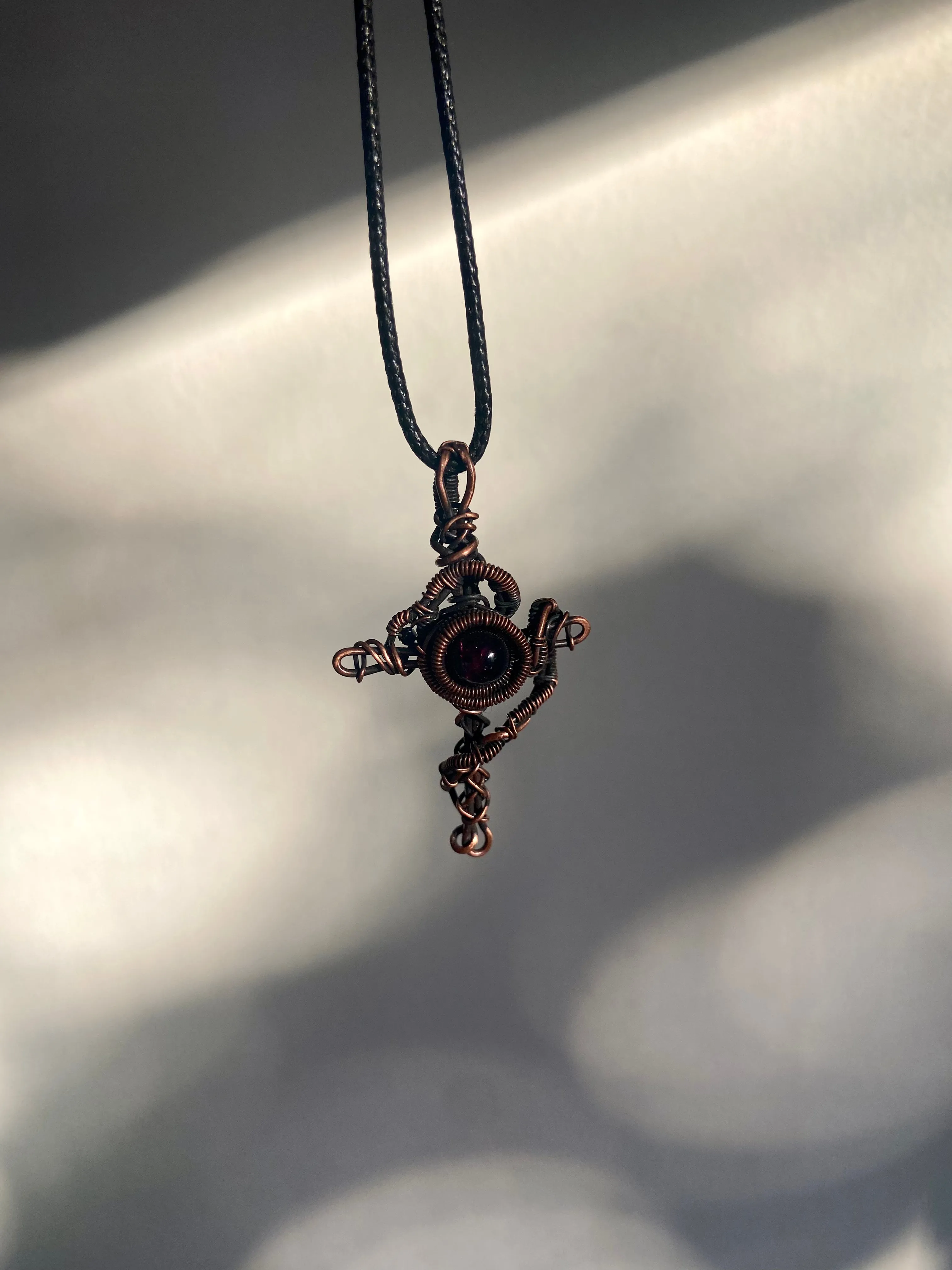 Garnet| Wire Wrapped Jewelry | Cross｜Copper wire jewelry | Pendant | Gemstone | Unqiue | Handmade