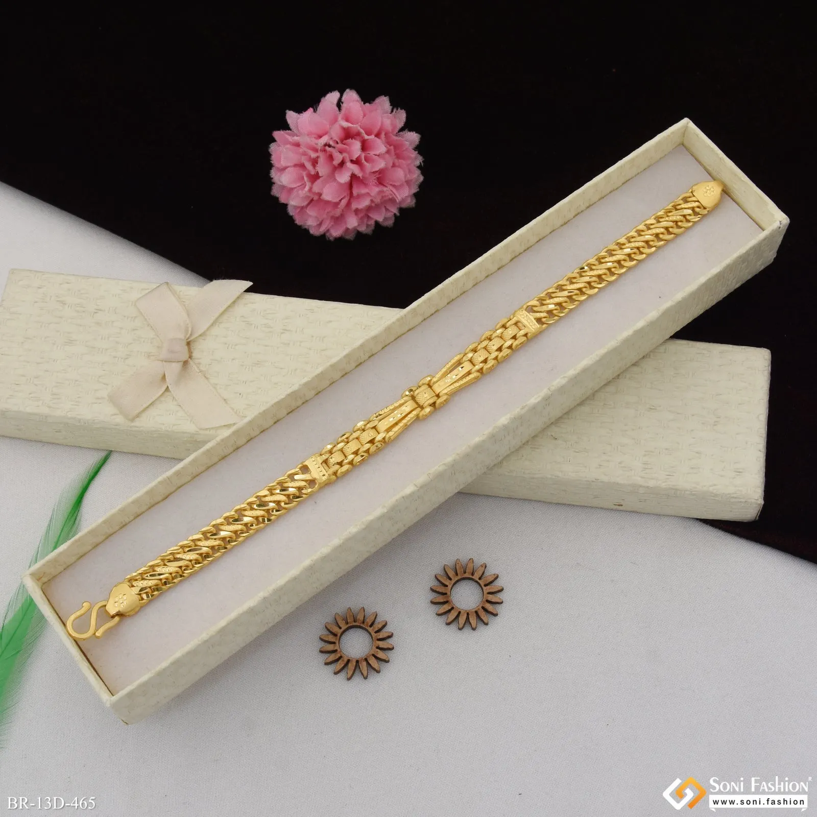 Gorgeous Design Gold Plated Bracelet for Men - Style D465