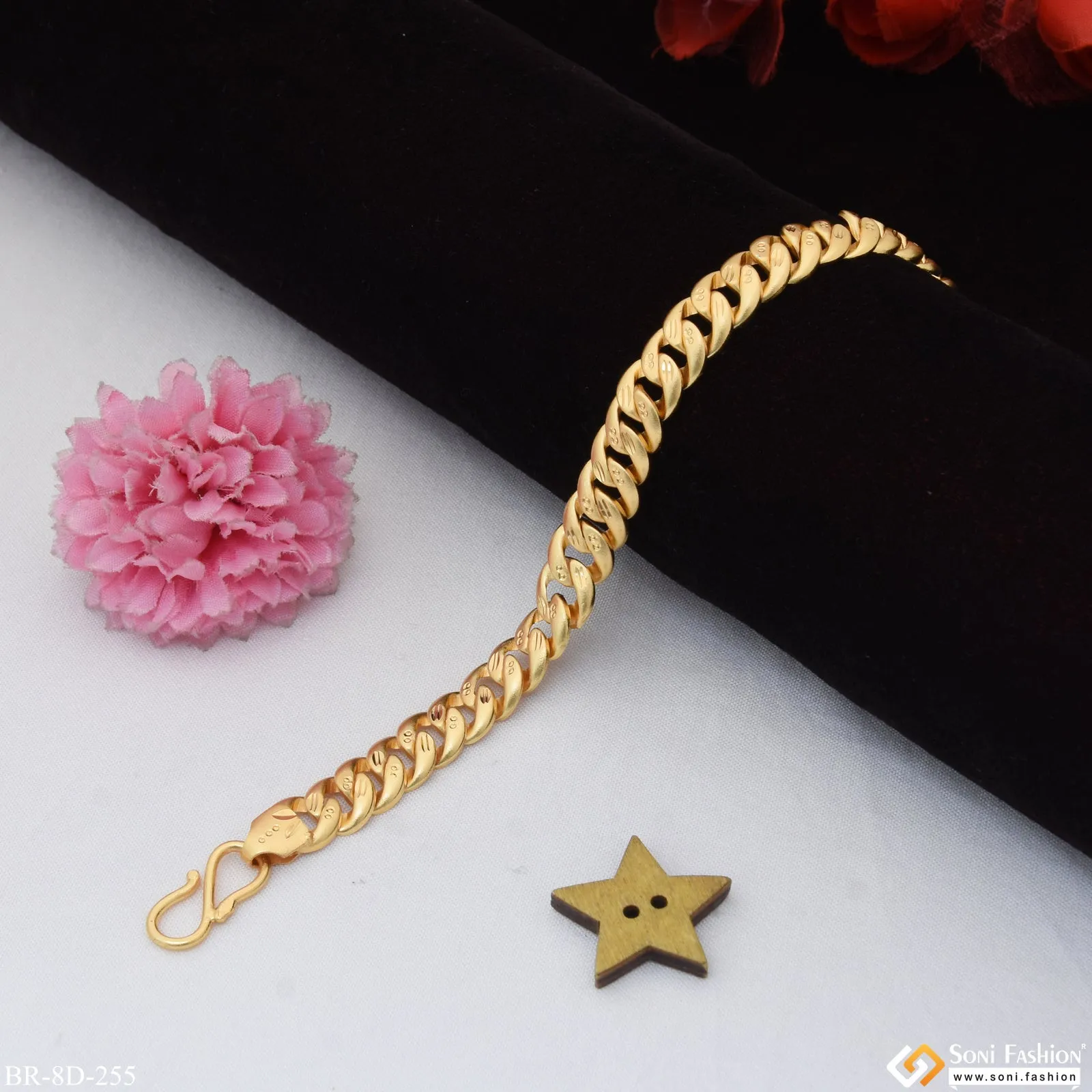 Gorgeous Design Gold Plated Pokal Bracelet for Men - Style D255
