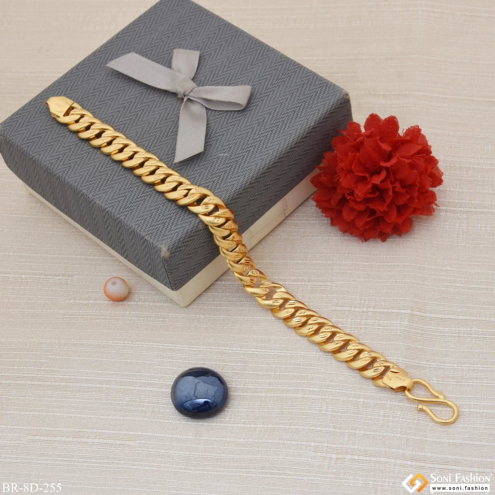Gorgeous Design Gold Plated Pokal Bracelet for Men - Style D255