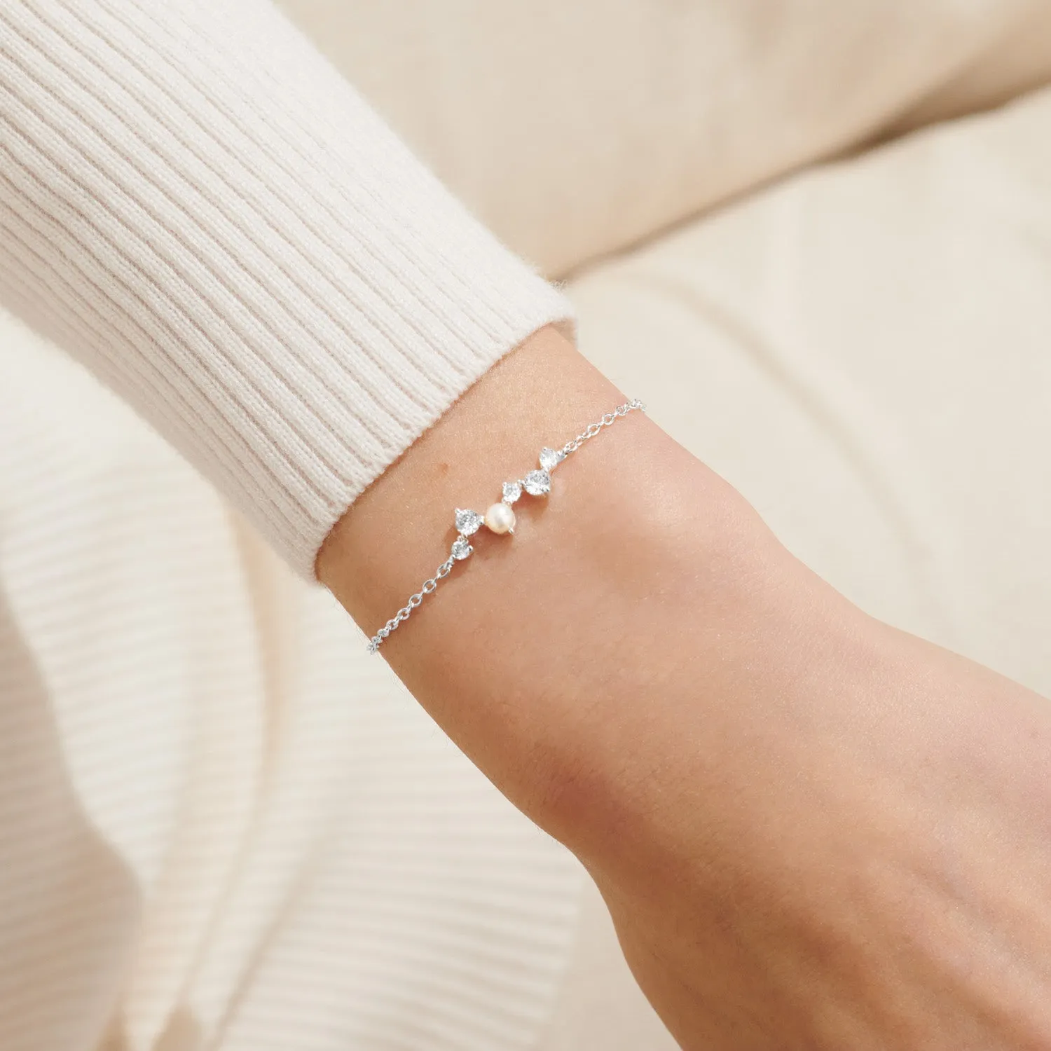 Halo Pearl Cubic Zirconia & Pearl Cluster Silver Plated Bracelet 7835