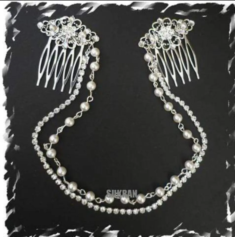 Side Brooch Pearl Necklace Ayli