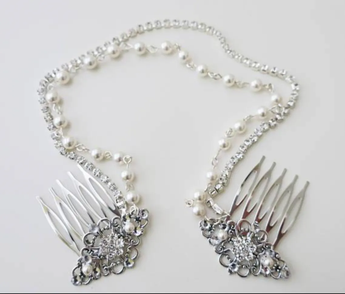 Side Brooch Pearl Necklace Ayli